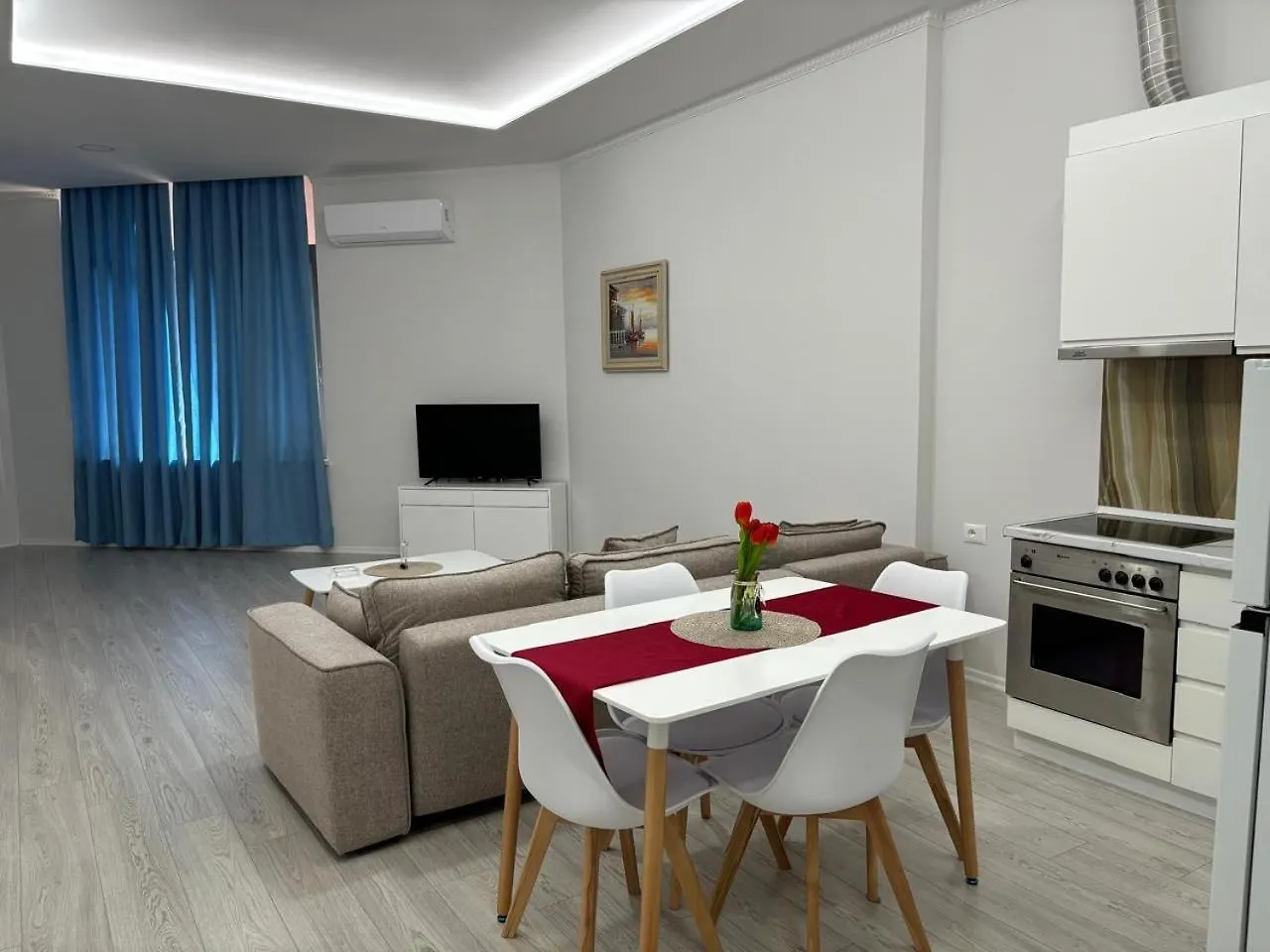 Aem 1-Bedroom Apartment Apt #7 ゴーレム